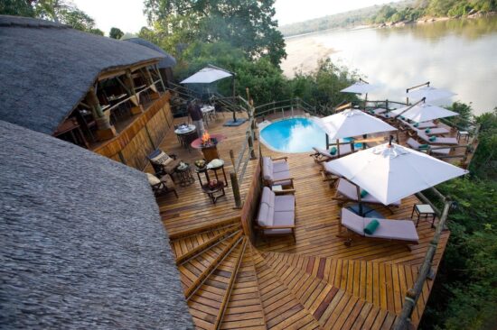 swimming-pool-viewing-deck